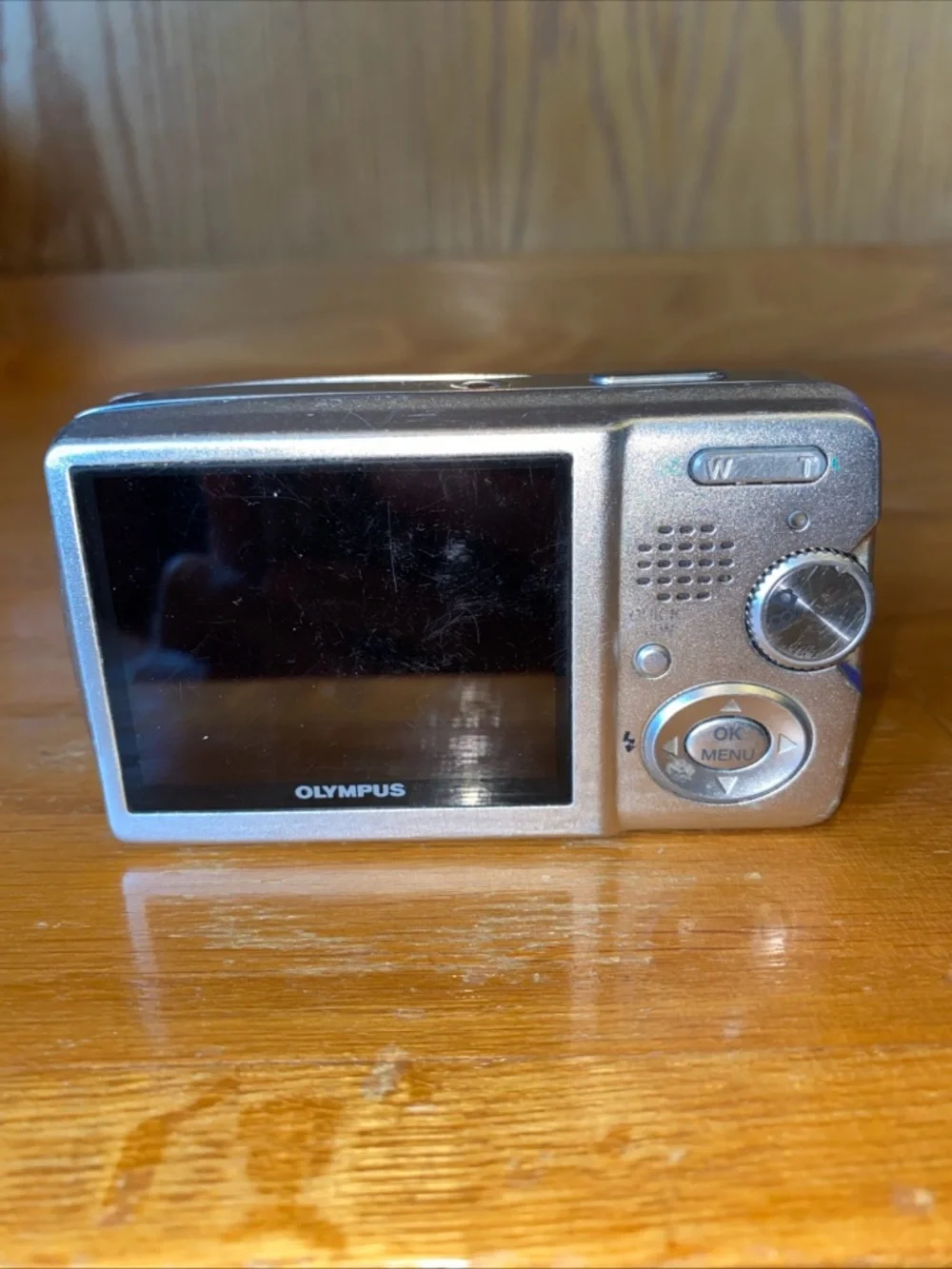 Olympus Stylus 500 5.0MP All Weather Digital Camera Battery no Charger Untested